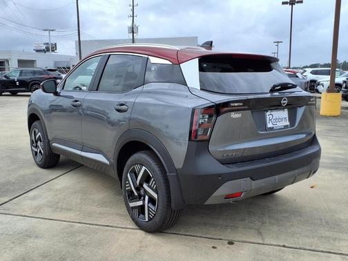 2t Gun Red Roof 2026 Nissan Kicks SV
