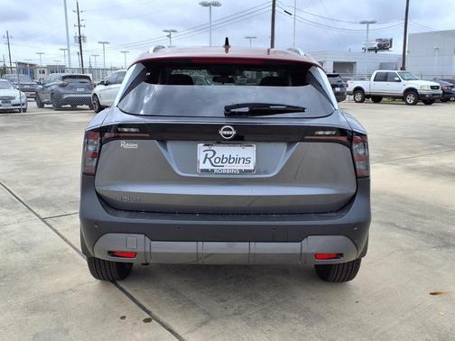 2t Gun Red Roof 2026 Nissan Kicks SV