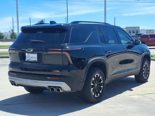 Mosaic Black Metallic 2025 Chevrolet Traverse Z71