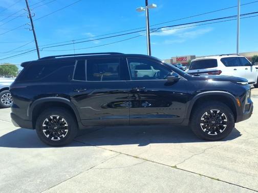Mosaic Black Metallic 2025 Chevrolet Traverse Z71