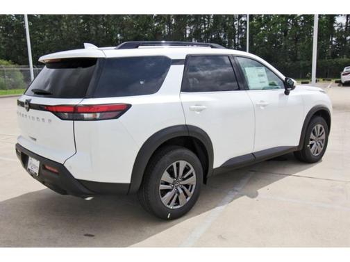 2025 Nissan Pathfinder SV