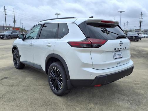 Everest White P 2026 Nissan Rogue Dark Armor