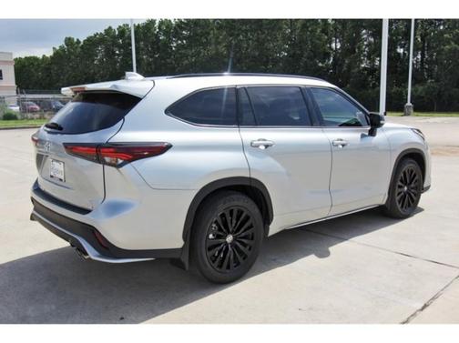 2024 Toyota Highlander XSE