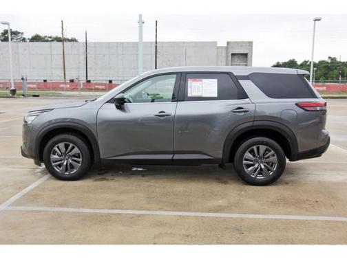 2024 Nissan Pathfinder S