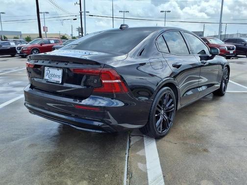 Onyx Black Metallic 2024 Volvo S60 B5 Plus Black Edition