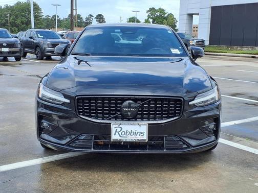 Onyx Black Metallic 2024 Volvo S60 B5 Plus Black Edition