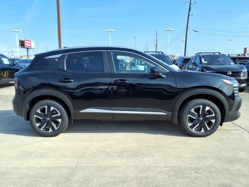 Super Black 2026 Nissan Kicks SV