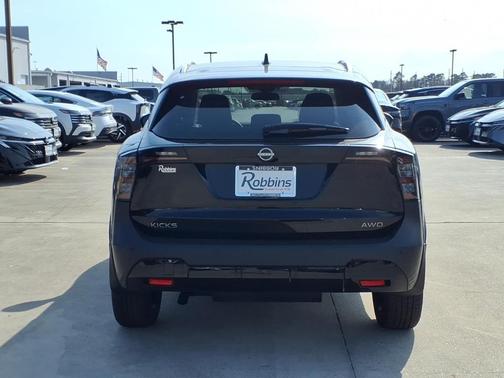 Super Black 2026 Nissan Kicks SV