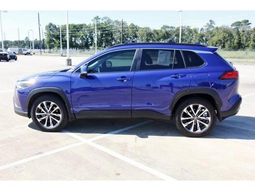2024 Toyota Corolla Cross XLE
