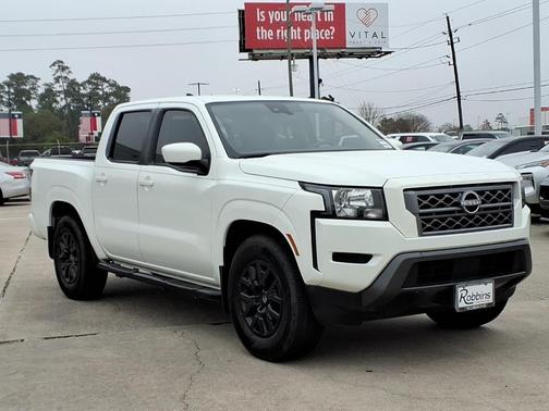 2023 Nissan Frontier SV