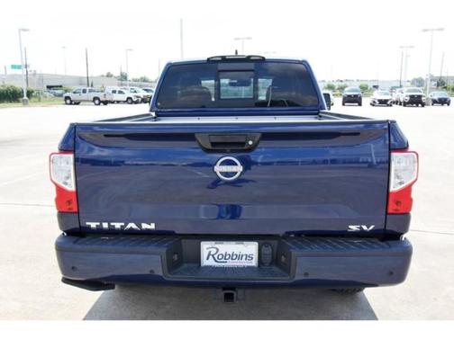 2023 Nissan Titan SV