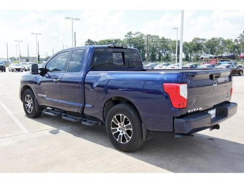 2023 Nissan Titan SV