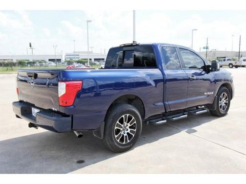 2023 Nissan Titan SV