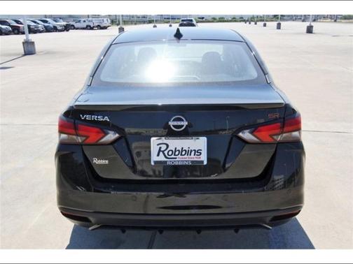 2025 Nissan Versa 1.6 SR