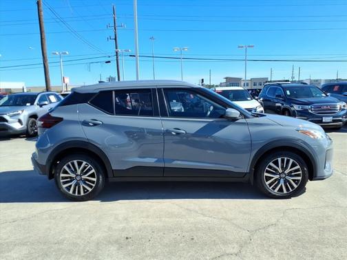 2021 Nissan Kicks SV