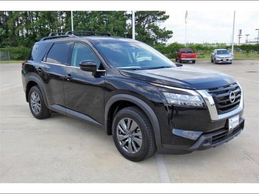 Black 2025 Nissan Pathfinder SV