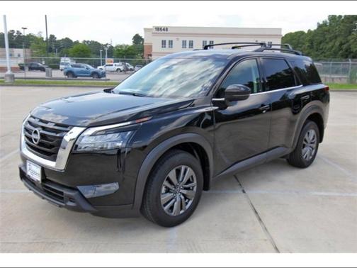 Black 2025 Nissan Pathfinder SV