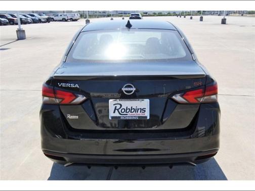 2025 Nissan Versa 1.6 SR