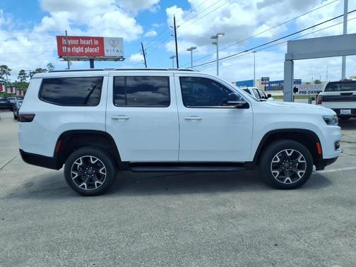 Bright White Clearcoat 2024 Jeep Wagoneer Series III