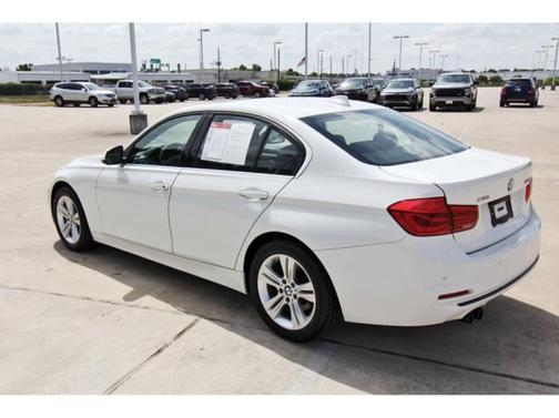 2017 BMW 330 i xDrive