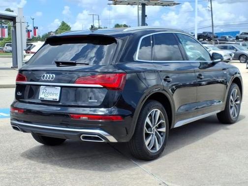 Mythos Black Metallic 2024 Audi Q5 45 S line quattro Premium