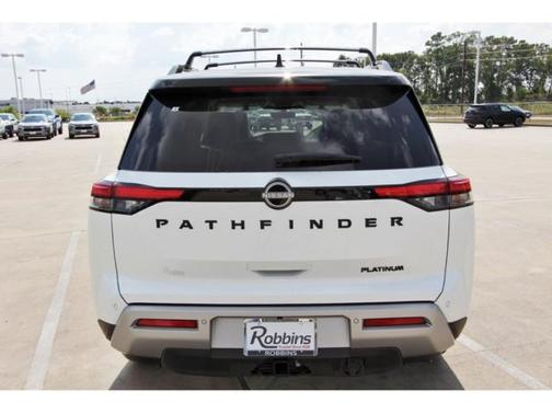 2025 Nissan Pathfinder Platinum