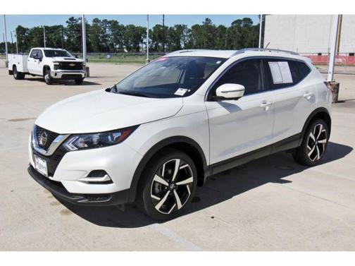 2022 Nissan Rogue Sport SL