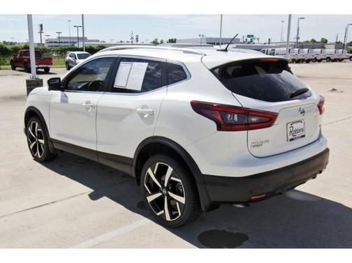 2022 Nissan Rogue Sport SL