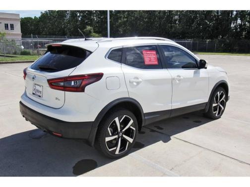 2022 Nissan Rogue Sport SL