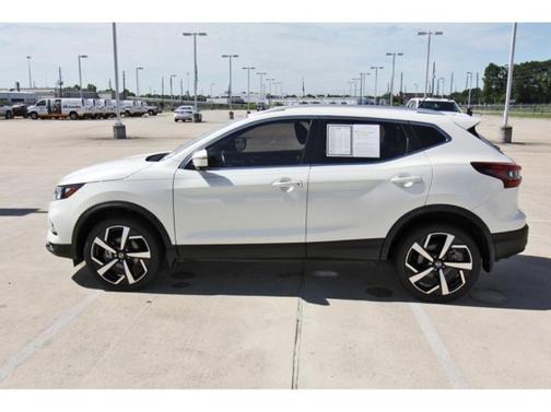 2022 Nissan Rogue Sport SL