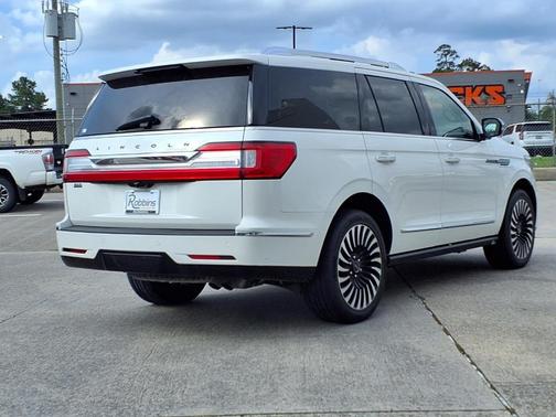 Pristine White 2020 Lincoln Navigator Black Label