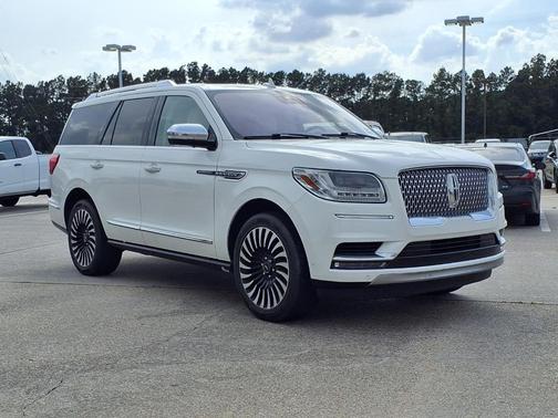 Pristine White 2020 Lincoln Navigator Black Label