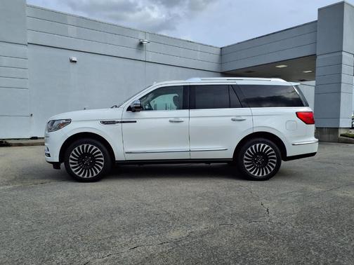Pristine White 2020 Lincoln Navigator Black Label