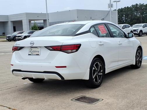 Cloud White 2025 Nissan Sentra SV