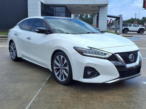 White 2021 Nissan Maxima Platinum
