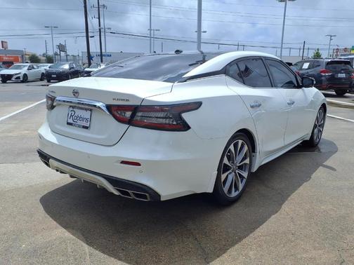 White 2021 Nissan Maxima Platinum