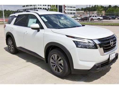 2025 Nissan Pathfinder SV