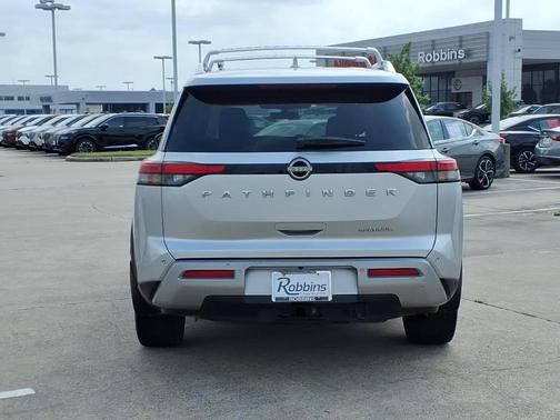 Brilliant Silver Metallic 2023 Nissan Pathfinder Platinum