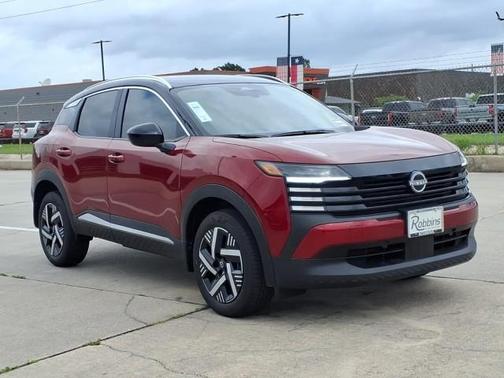 2t Red Blk Roof 2026 Nissan Kicks SV