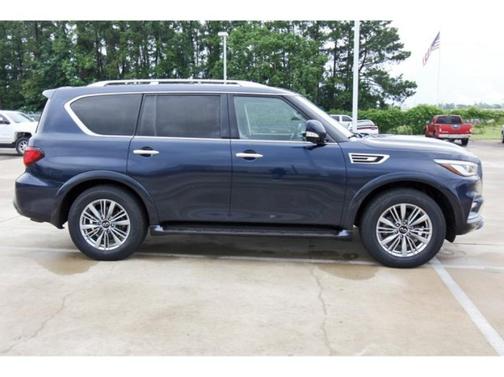 2022 INFINITI QX80 Luxe