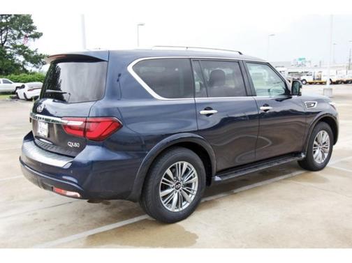 2022 INFINITI QX80 Luxe