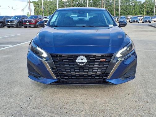 Deep Blue Pearl 2024 Nissan Altima 2.5 SR