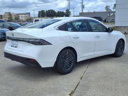 Cloud White 2026 Nissan Sentra SV