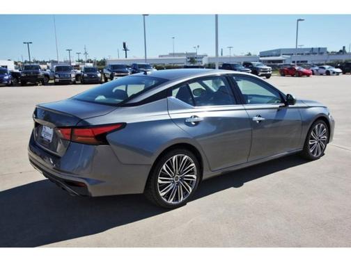 2023 Nissan Altima 2.5 SL