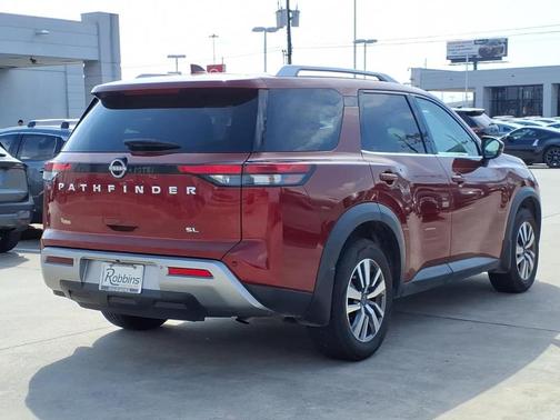 2022 Nissan Pathfinder SL