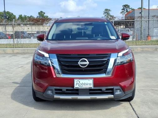 2022 Nissan Pathfinder SL