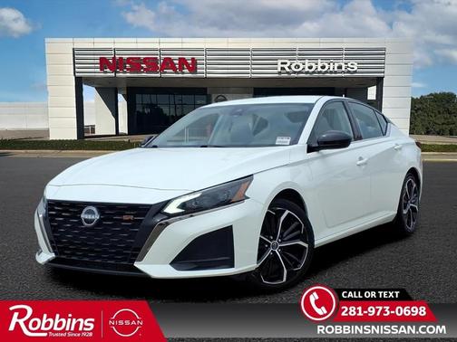 Glacier White 2023 Nissan Altima 2.5 SR