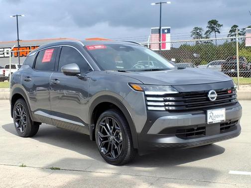 2025 Nissan Kicks SR