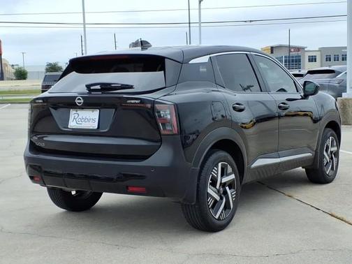 Super Black 2025 Nissan Kicks SV