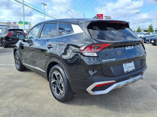 Fusion Orange 2024 Kia Sportage LX